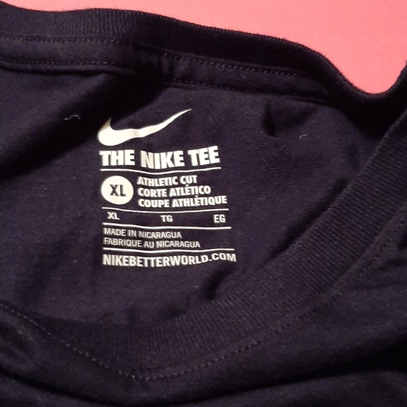 Nike tee - Picture 2 of 3